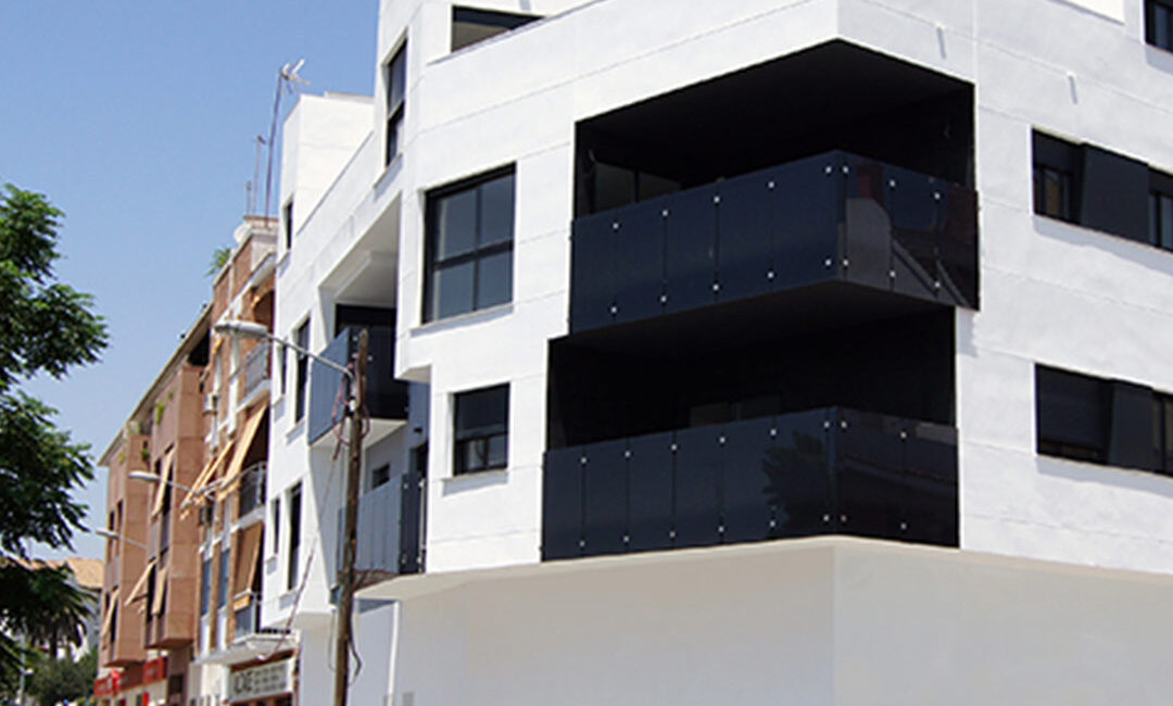 EDIFICIO 10 VIVIENDAS. Puerta Muralla